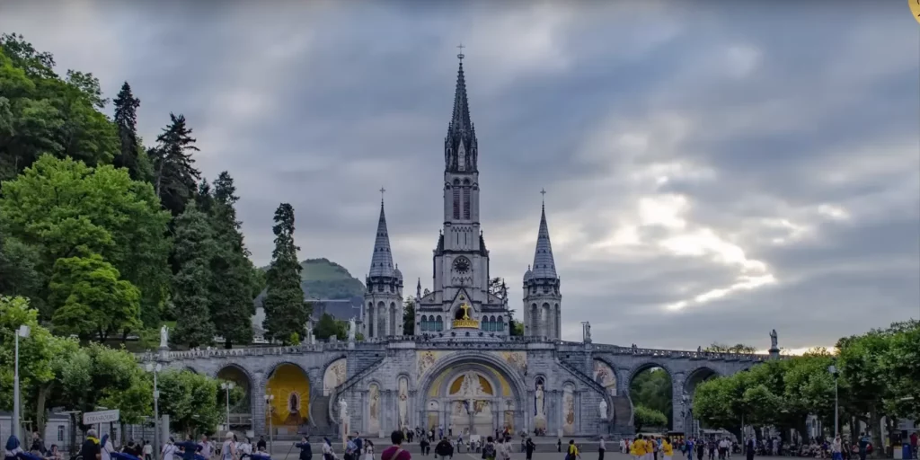 Historia de la virgen de Lourdes - de donde es y donde esta