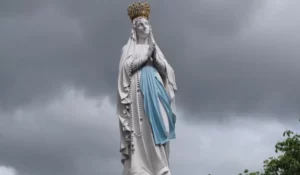 Milagros e historia de la virgen de Lourdes