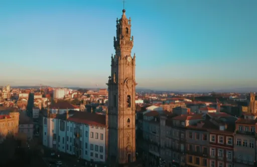 iglesia y torre de oporto