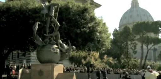 Monumento San Miguel Arcángel Jardines Vaticano